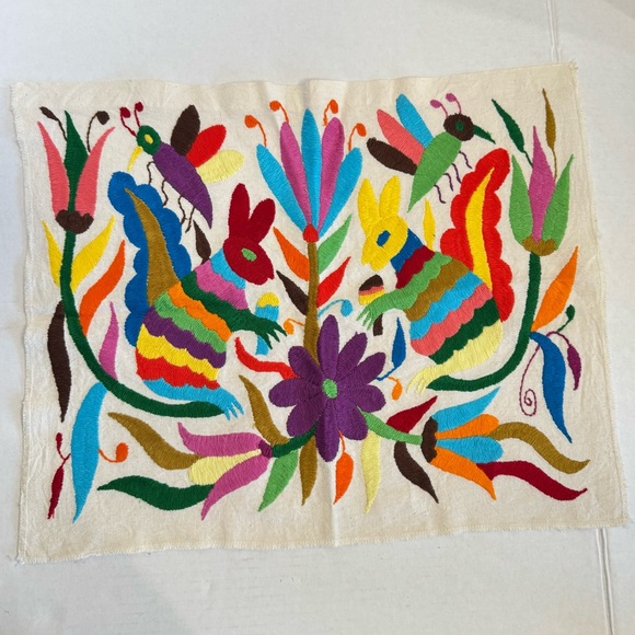 Otomi Tenango, Mexican Hand Embroidered Vintage Cloth Rabbits Bugs 17" x 14" - Picture 7 of 12